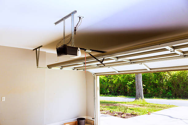 Top rated local Garage Door Panel Replacement specialists in Bawcomville, LA